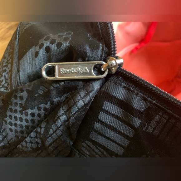 REEBOK DUFFLE/ YOGA BAG new - Picture 6 of 9